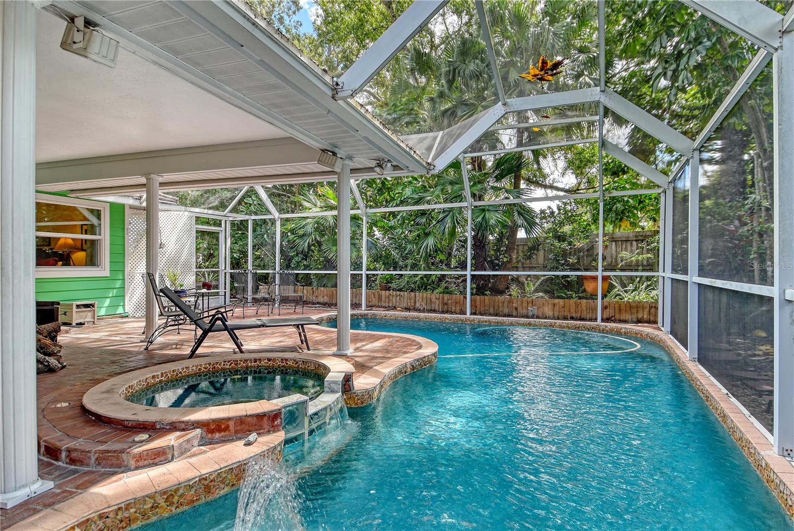 CHIMNEY CREEK - Residential