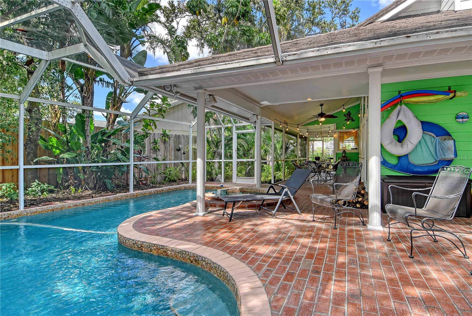 CHIMNEY CREEK - Residential