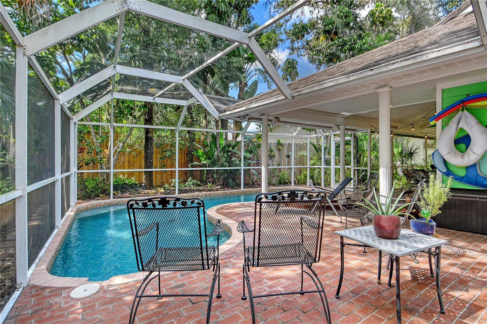 CHIMNEY CREEK - Residential