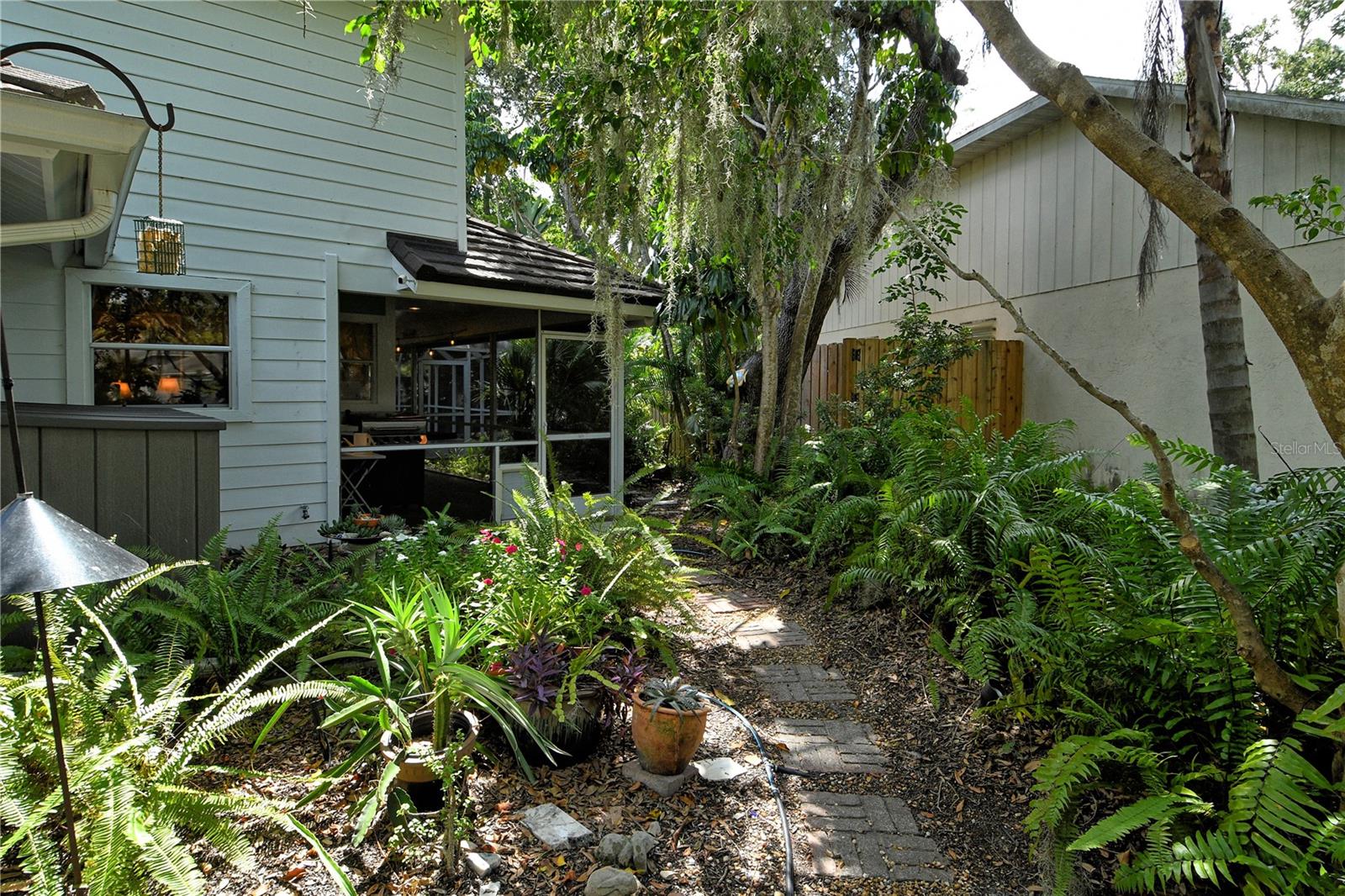 CHIMNEY CREEK - Residential