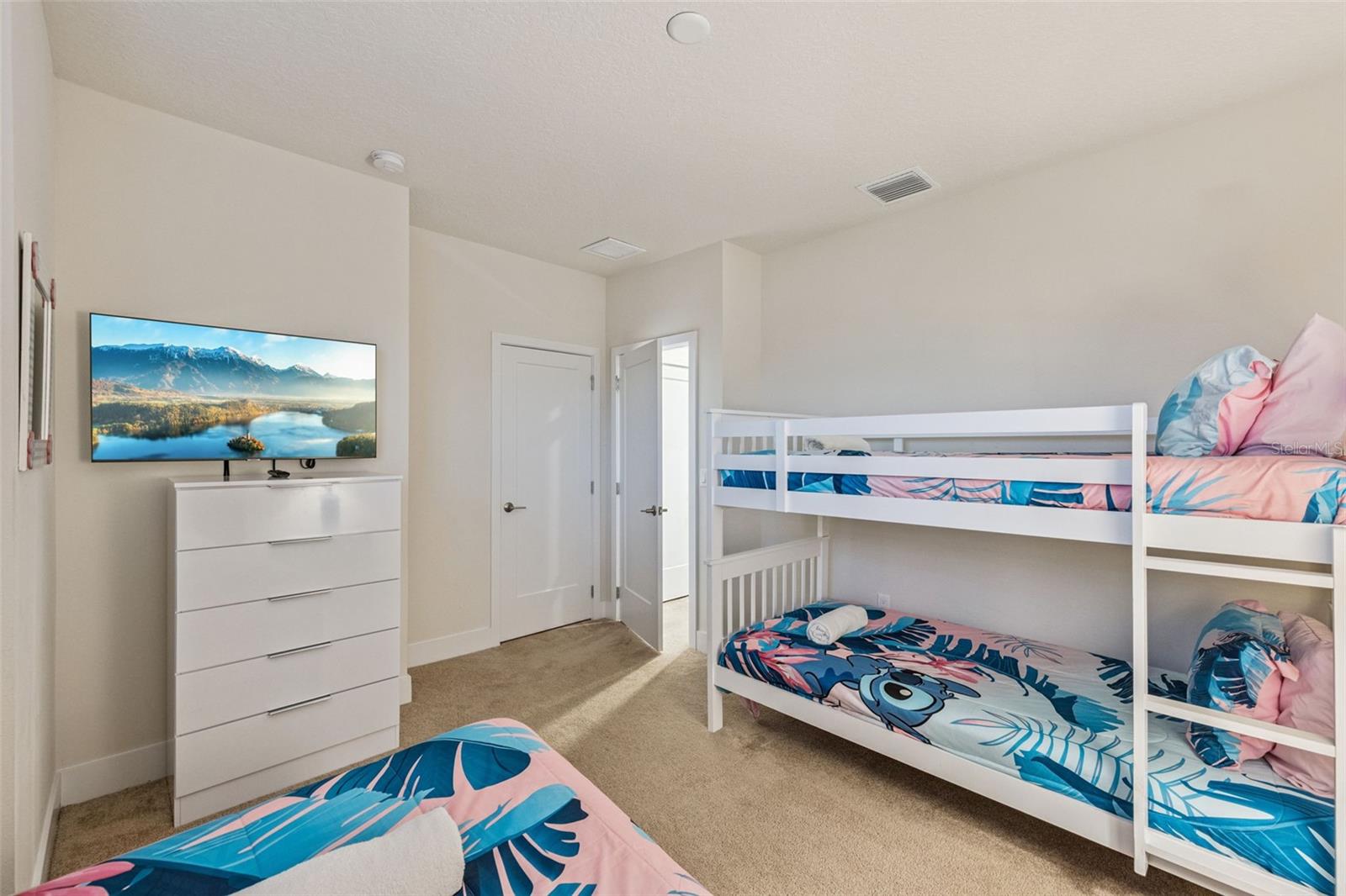 HIDDEN FOREST AT SILVER CREEK - Residential