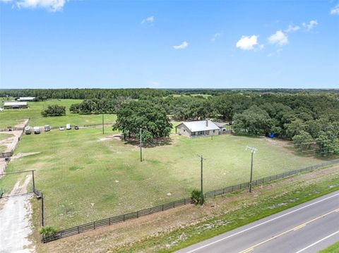 A home in WIMAUMA