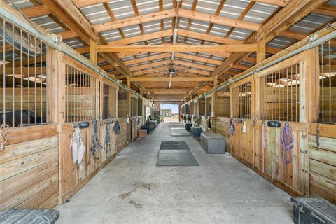 A home in WIMAUMA