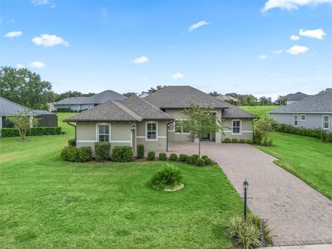 A home in LADY LAKE