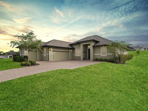 A home in LADY LAKE