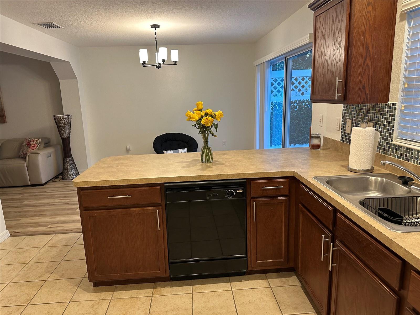 OAKWOOD TERRACE TWNHMS PHAS - Residential