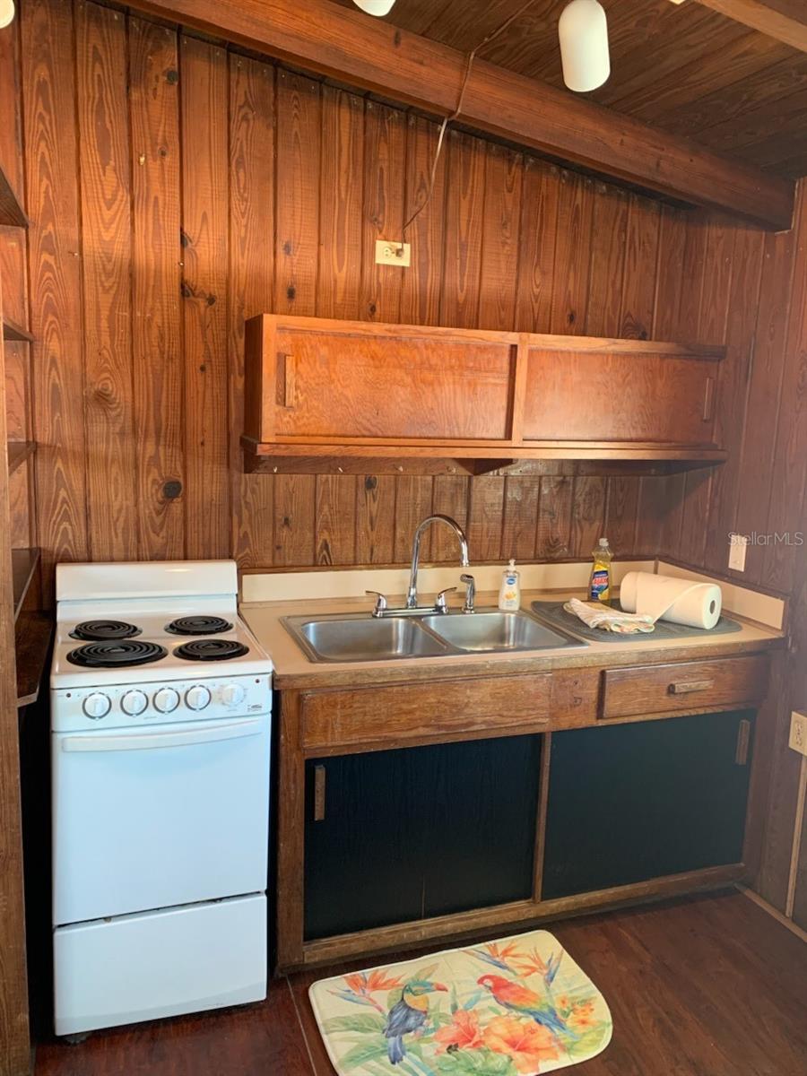 VENICE PARK SUB - Residential Lease