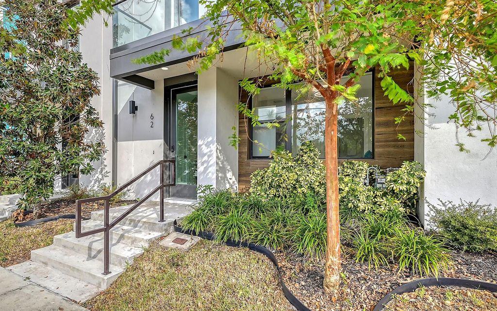 Photo of 62 Audubon Place, Sarasota, FL 34237 (MLS # A4690666)