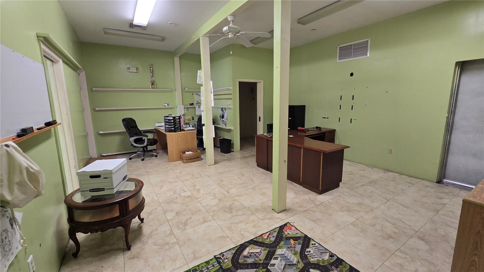 WORTH AVE COMM PARK - Commercial Lease