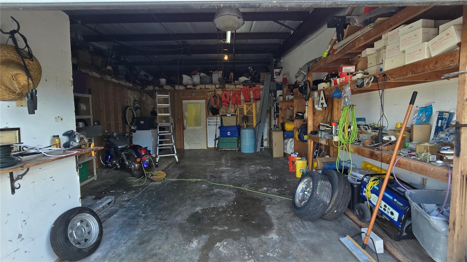 WORTH AVE COMM PARK - Commercial Lease