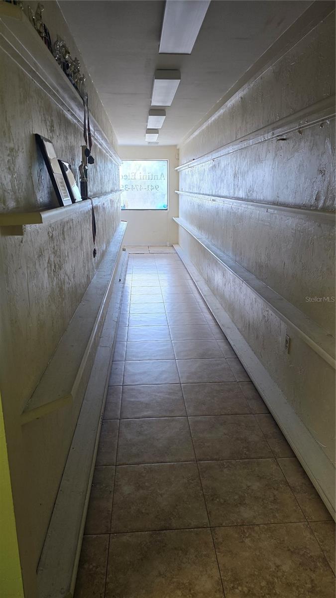 WORTH AVE COMM PARK - Commercial Lease