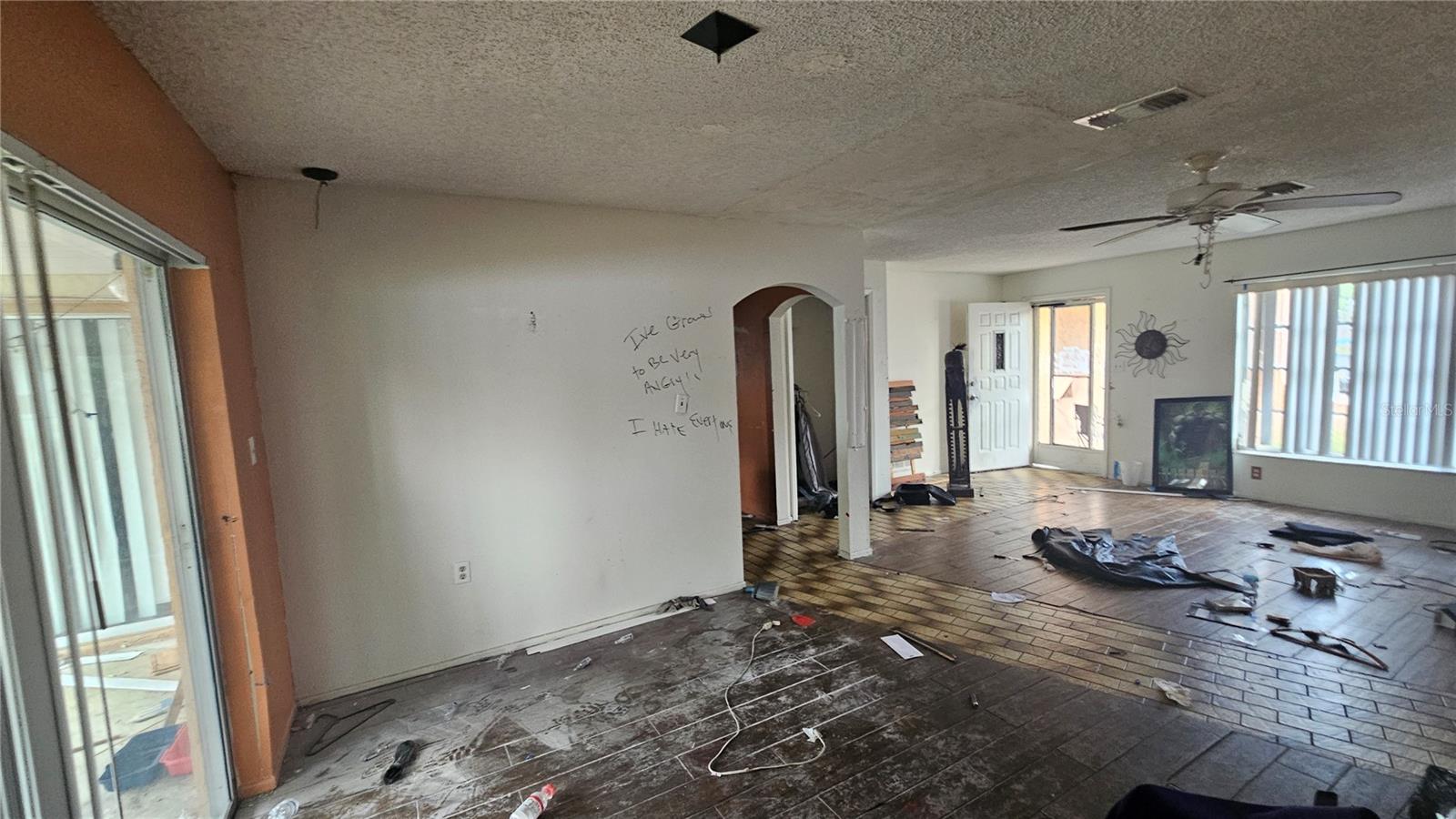 THE LAKES - Residential