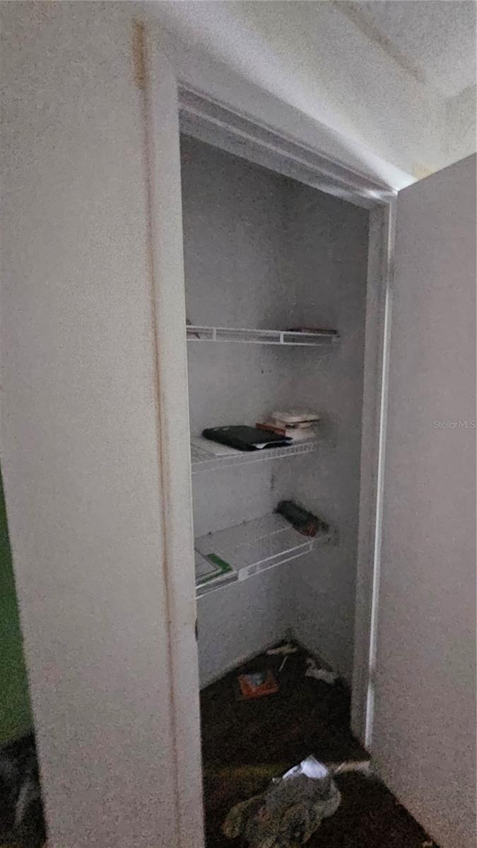 THE LAKES - Residential