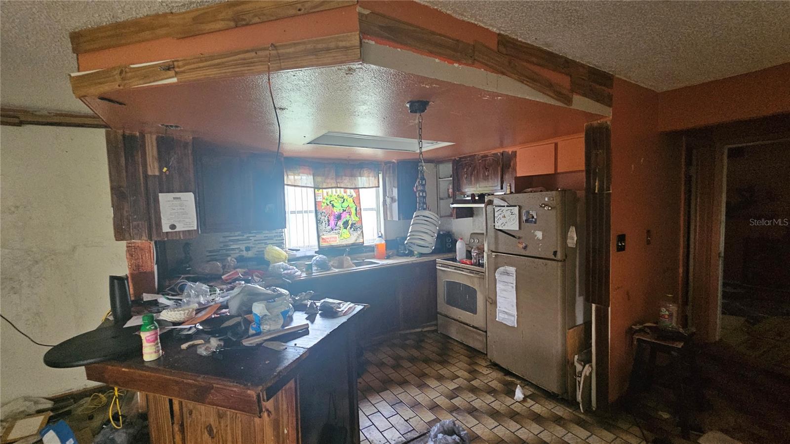 THE LAKES - Residential