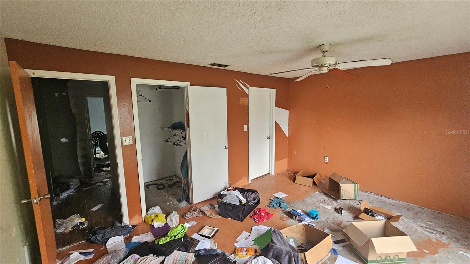 THE LAKES - Residential