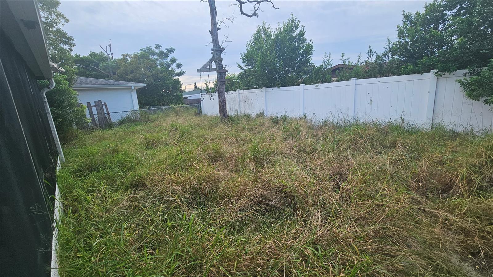 THE LAKES - Residential