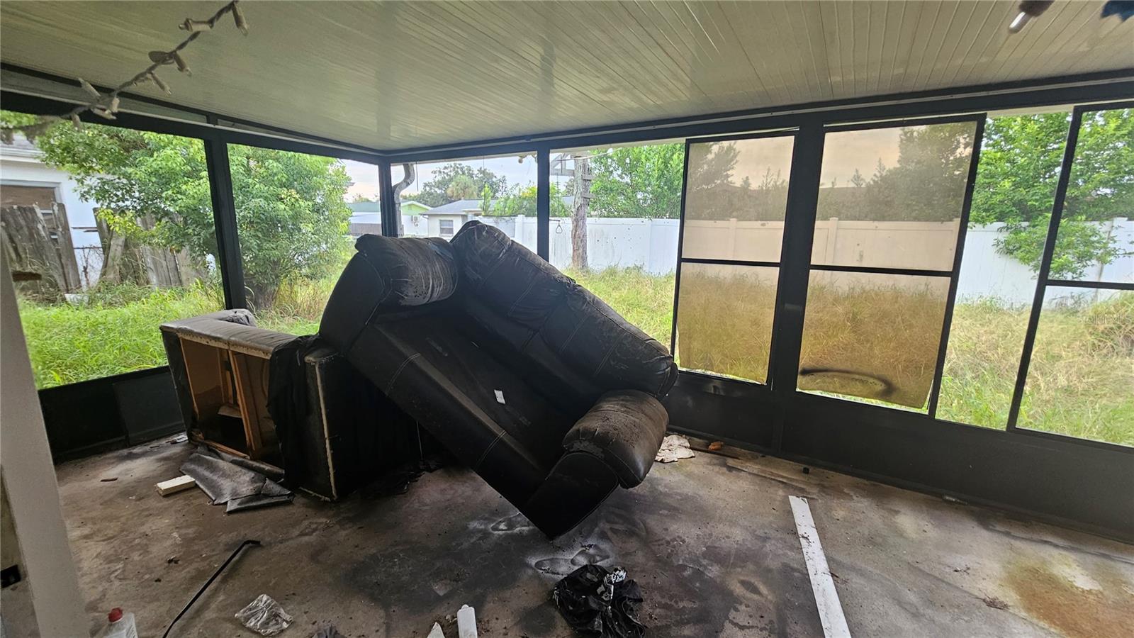 THE LAKES - Residential