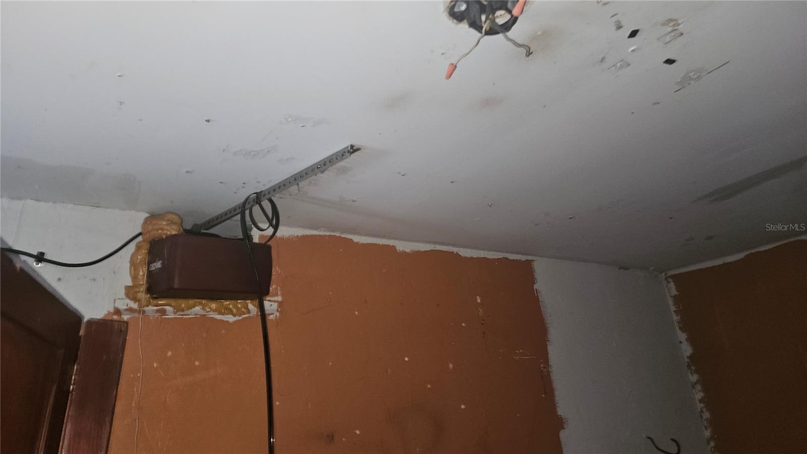 THE LAKES - Residential