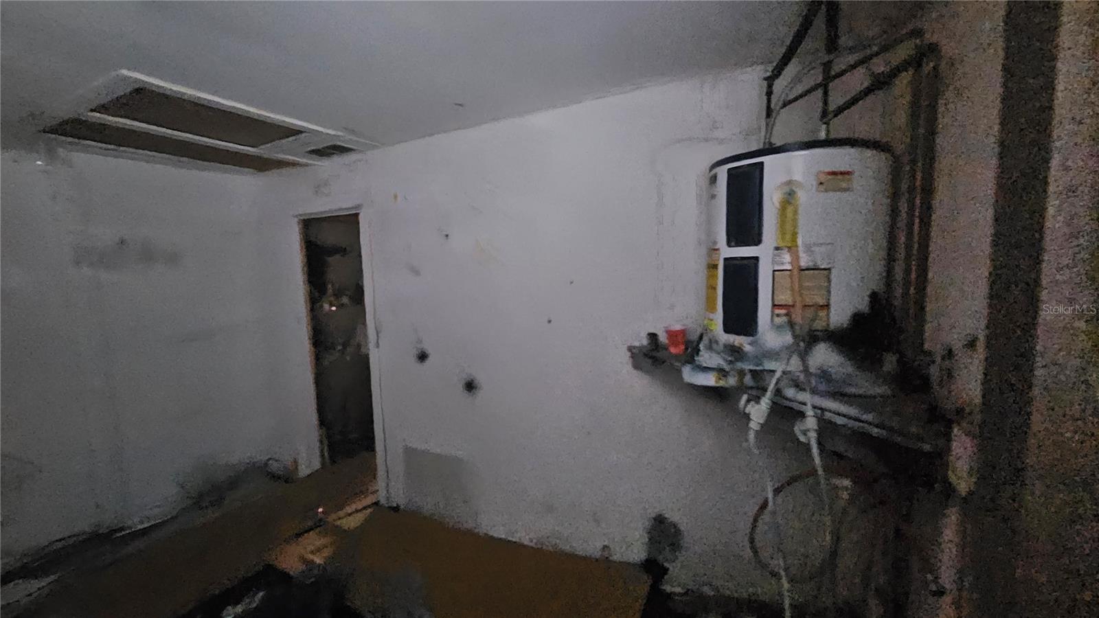 THE LAKES - Residential