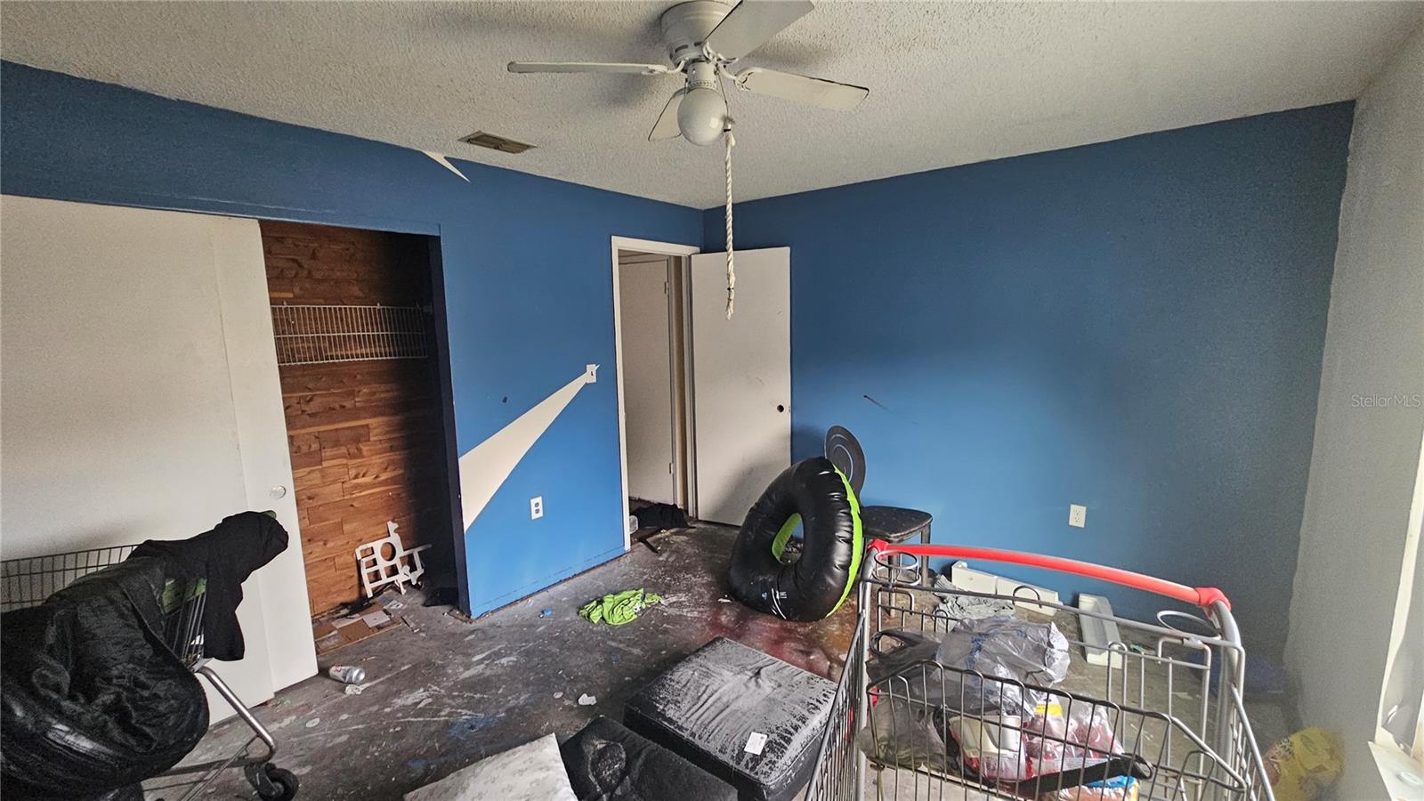 THE LAKES - Residential