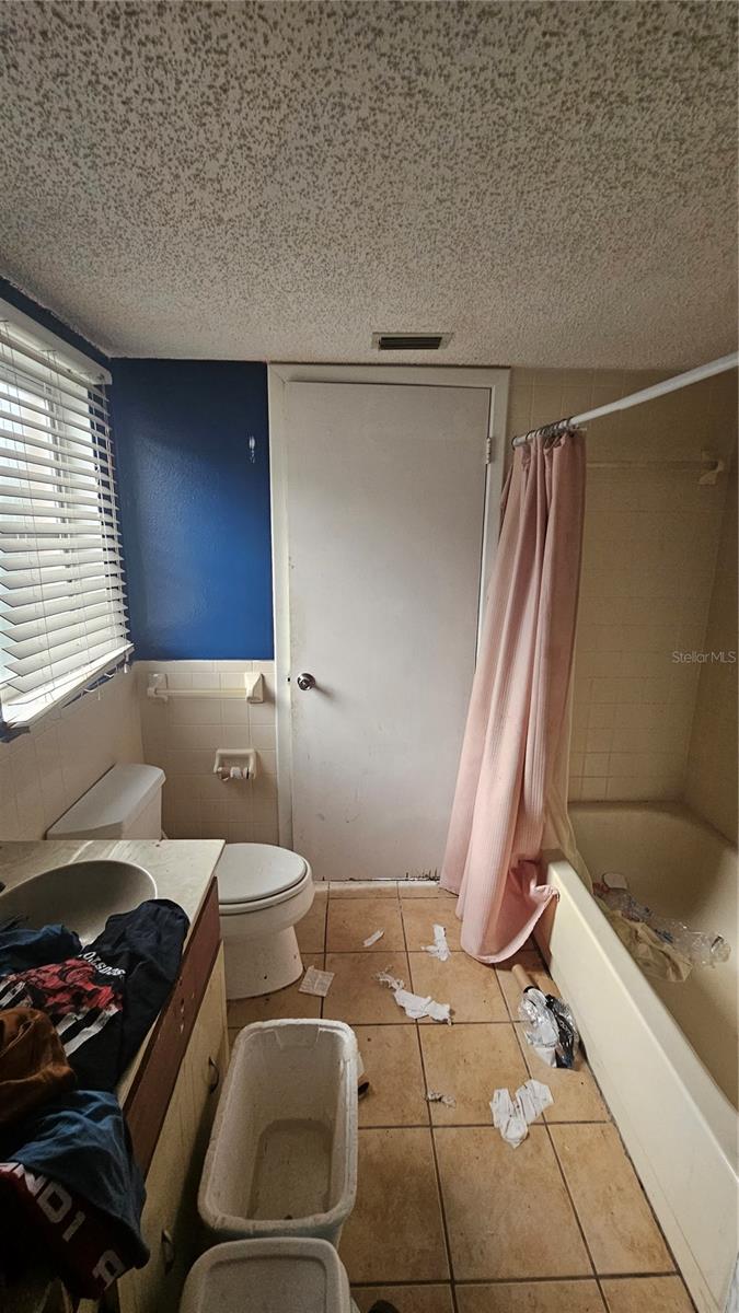 THE LAKES - Residential