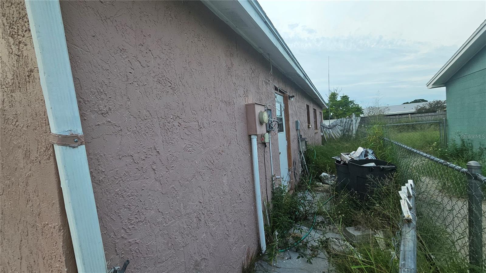 THE LAKES - Residential