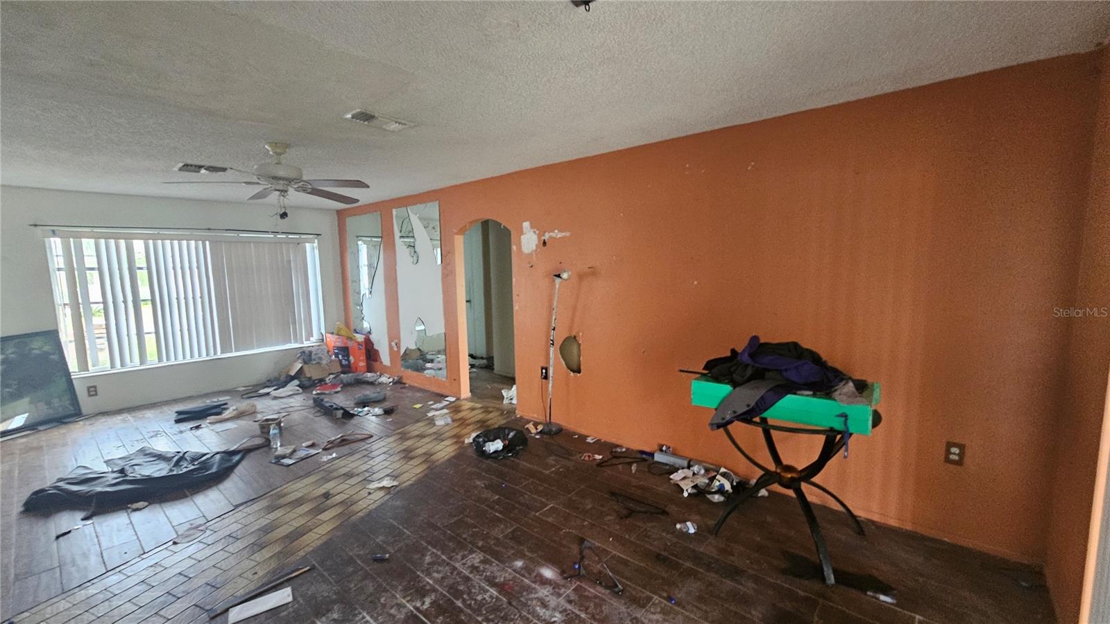 THE LAKES - Residential