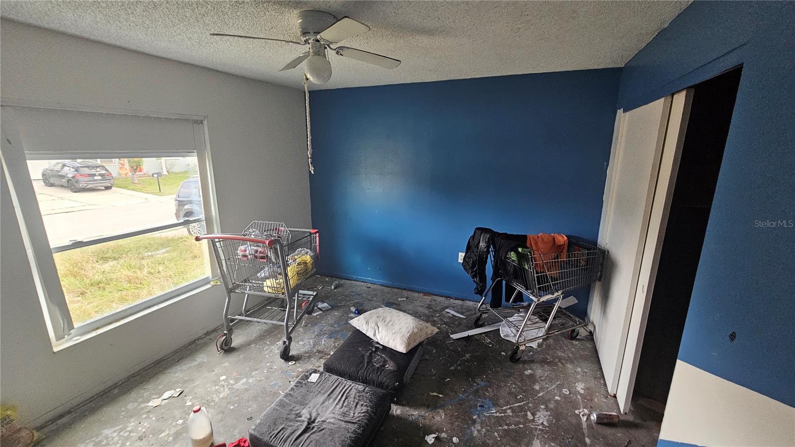 THE LAKES - Residential