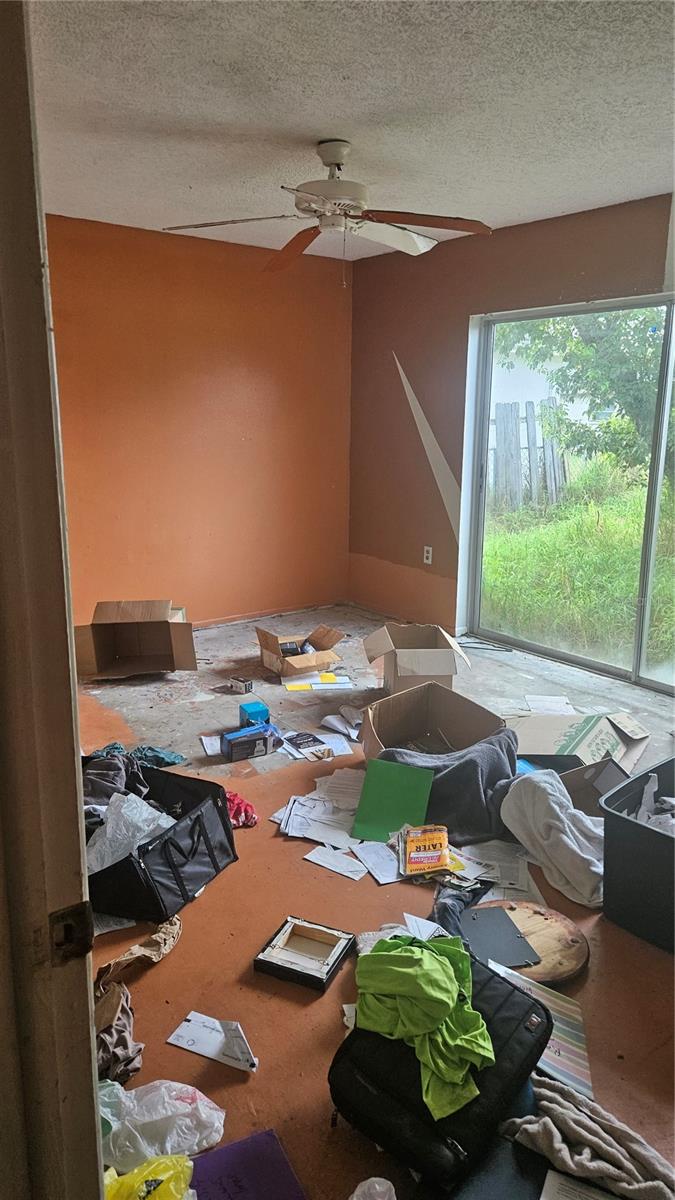 THE LAKES - Residential