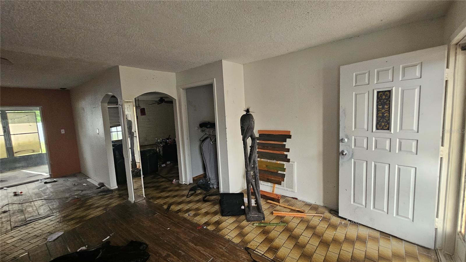 THE LAKES - Residential