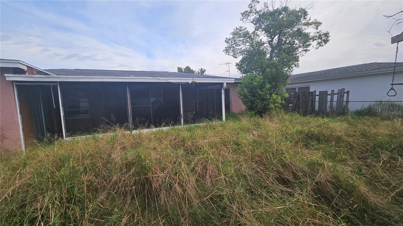 THE LAKES - Residential