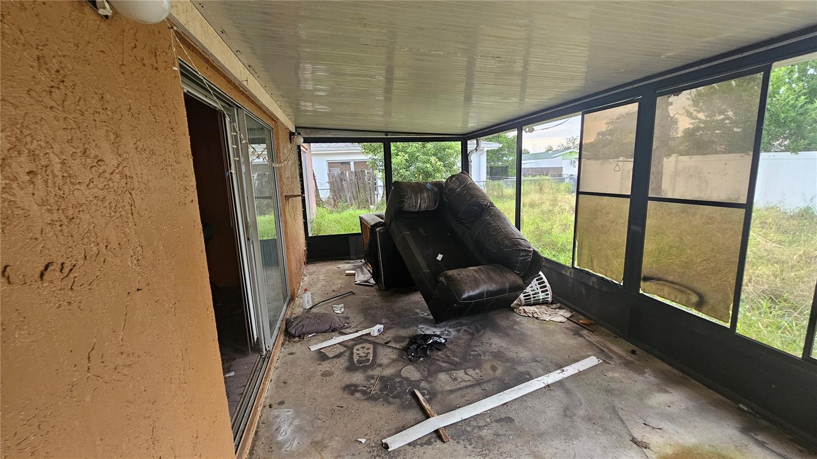 THE LAKES - Residential