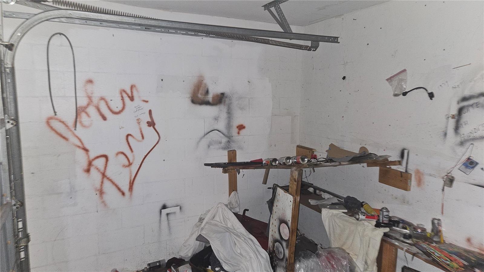 THE LAKES - Residential