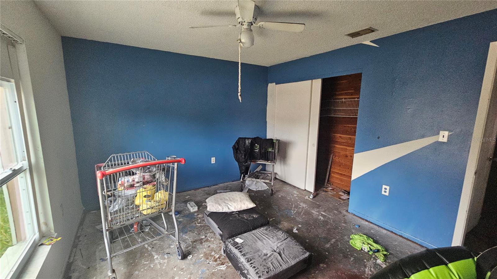 THE LAKES - Residential