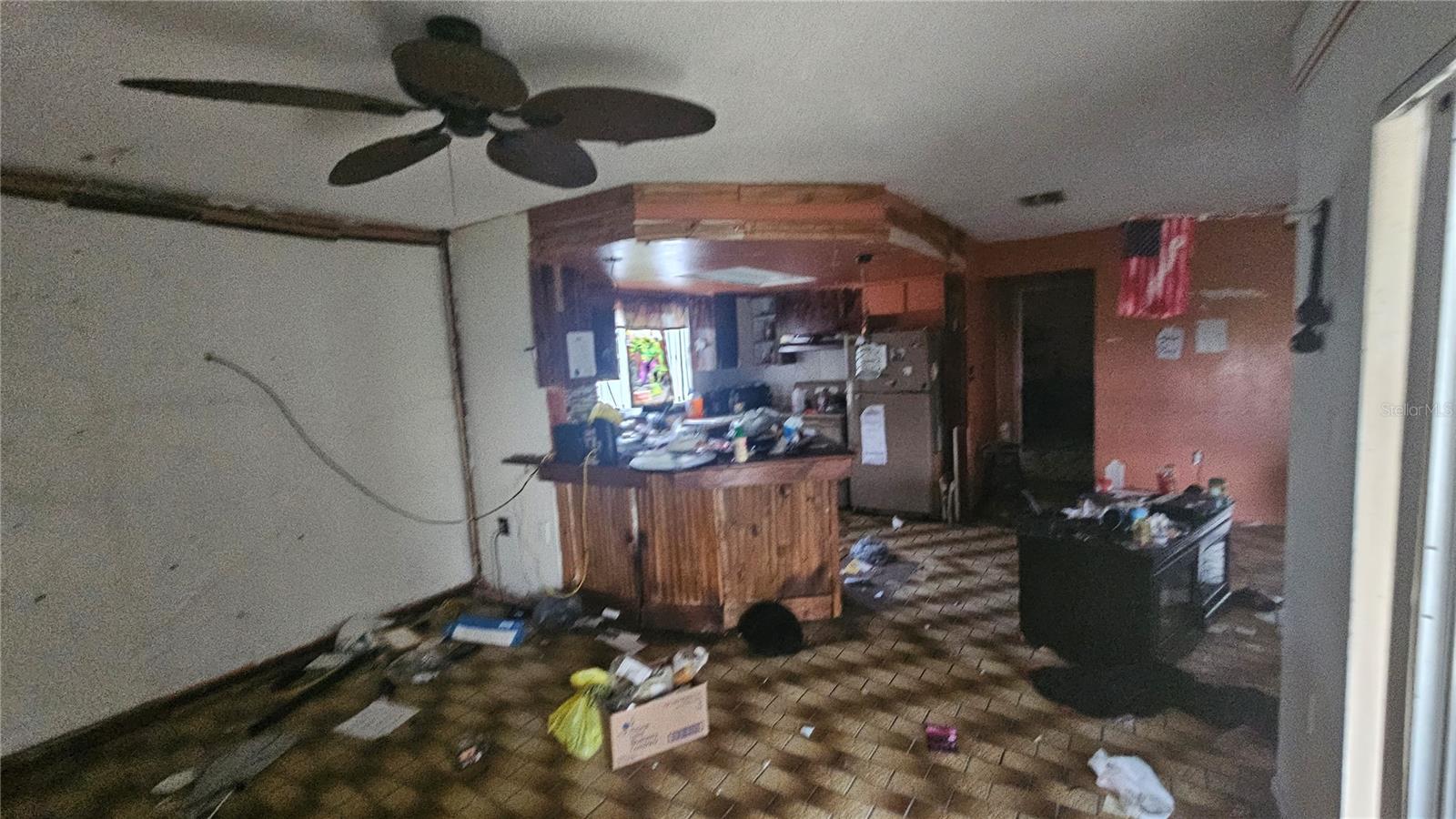 THE LAKES - Residential