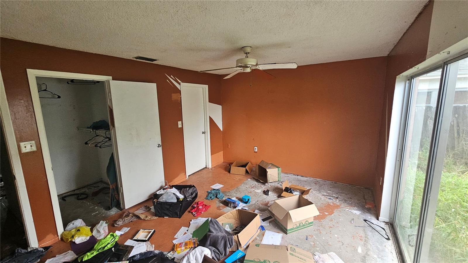 THE LAKES - Residential