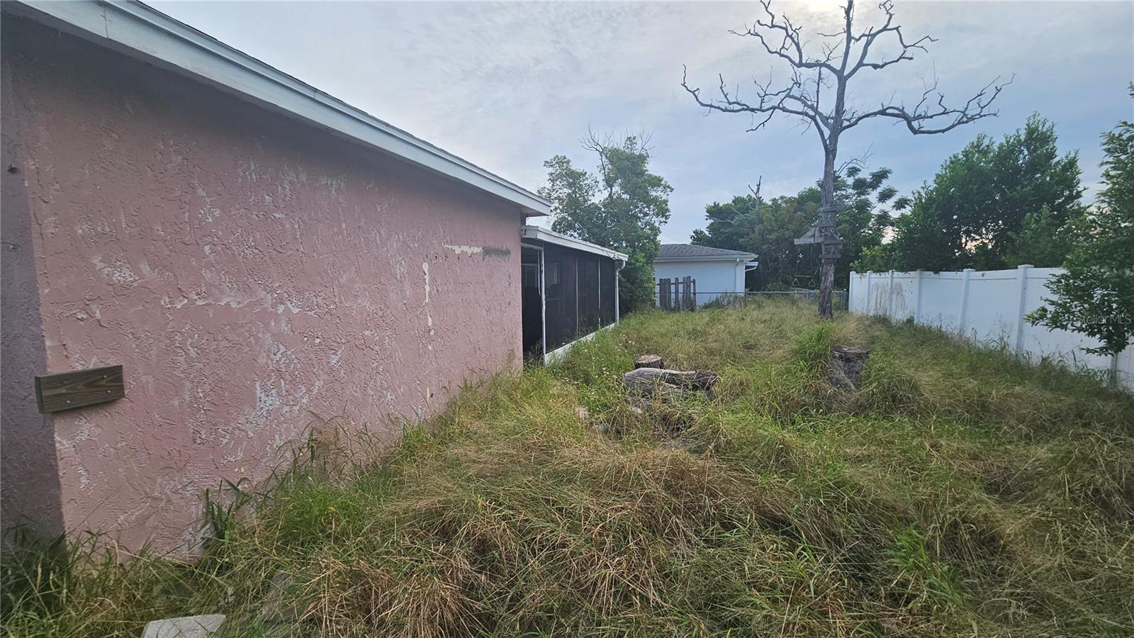 THE LAKES - Residential