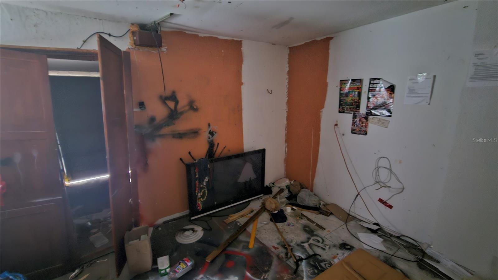 THE LAKES - Residential