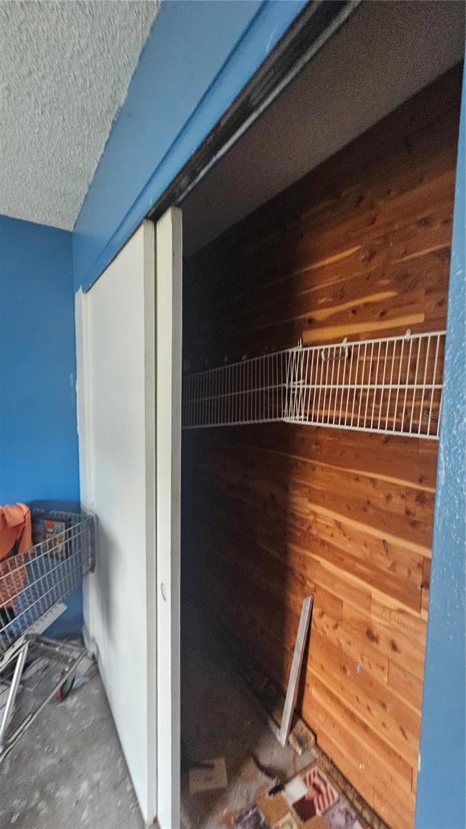 THE LAKES - Residential