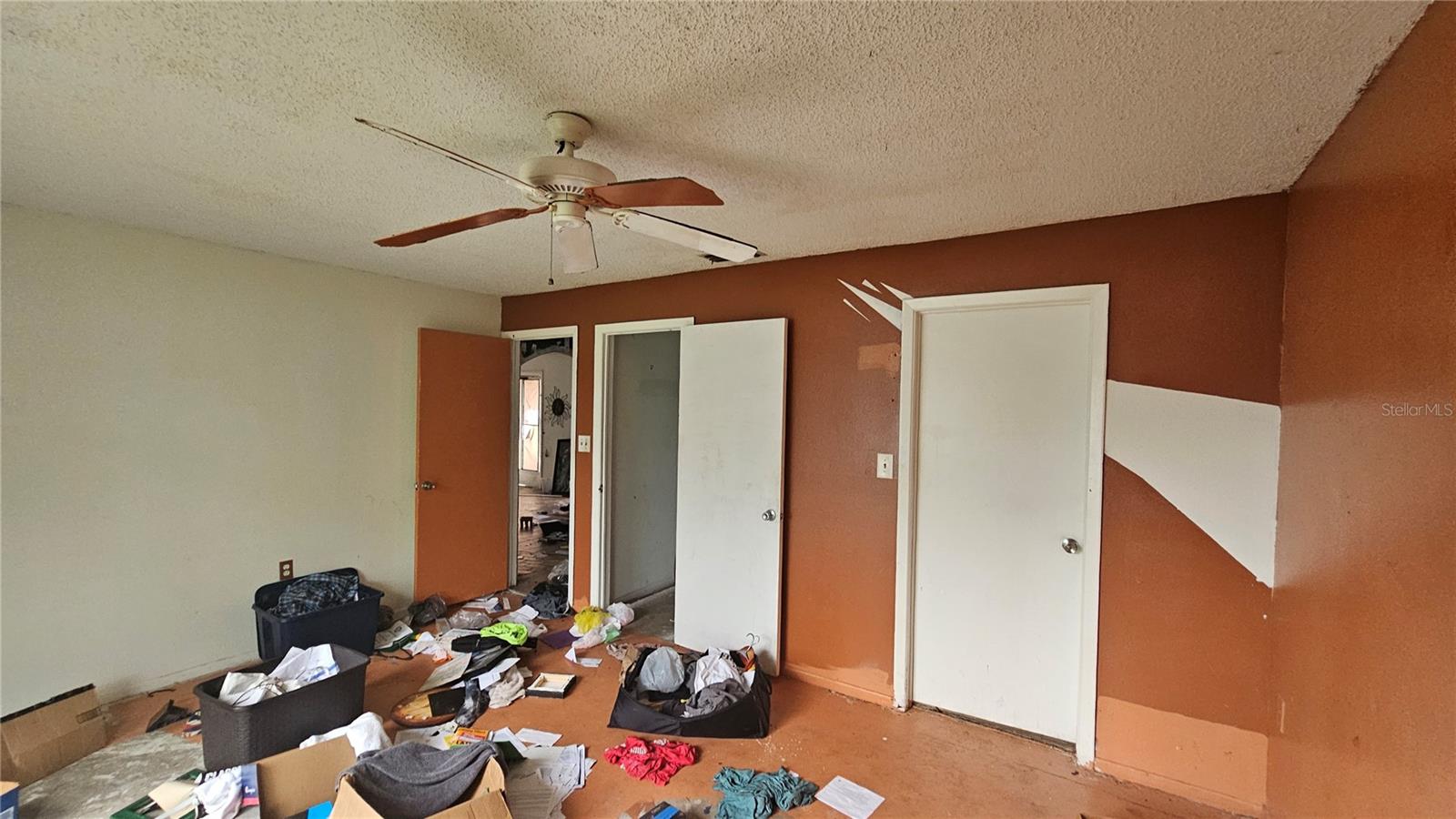 THE LAKES - Residential