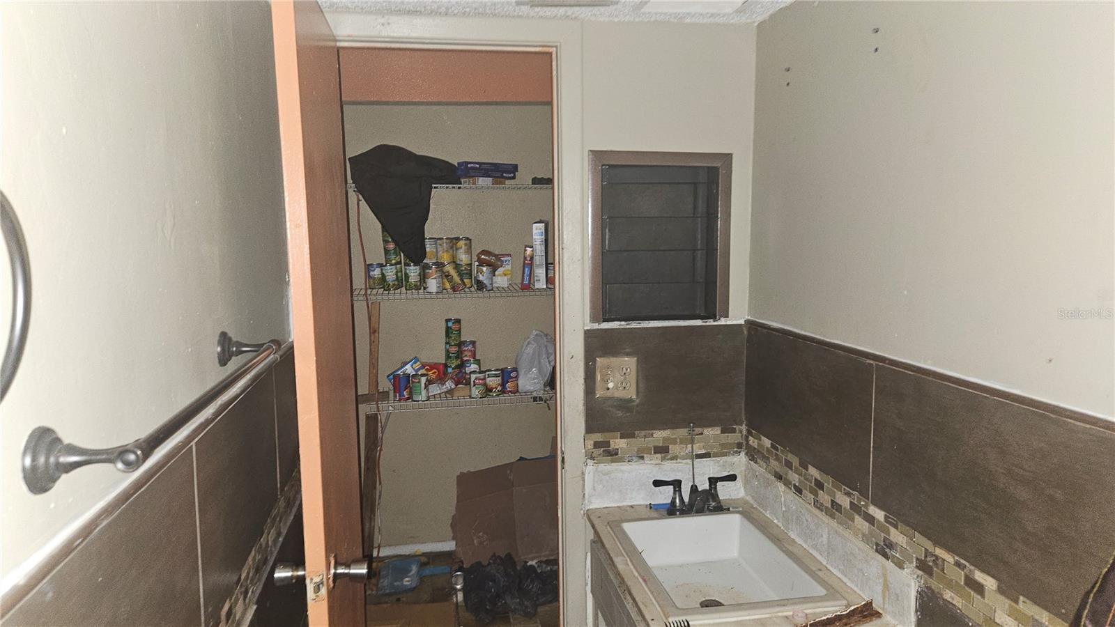 THE LAKES - Residential