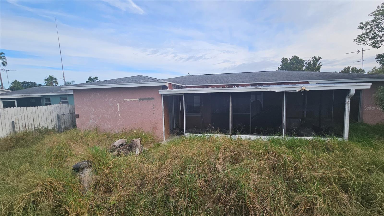 THE LAKES - Residential