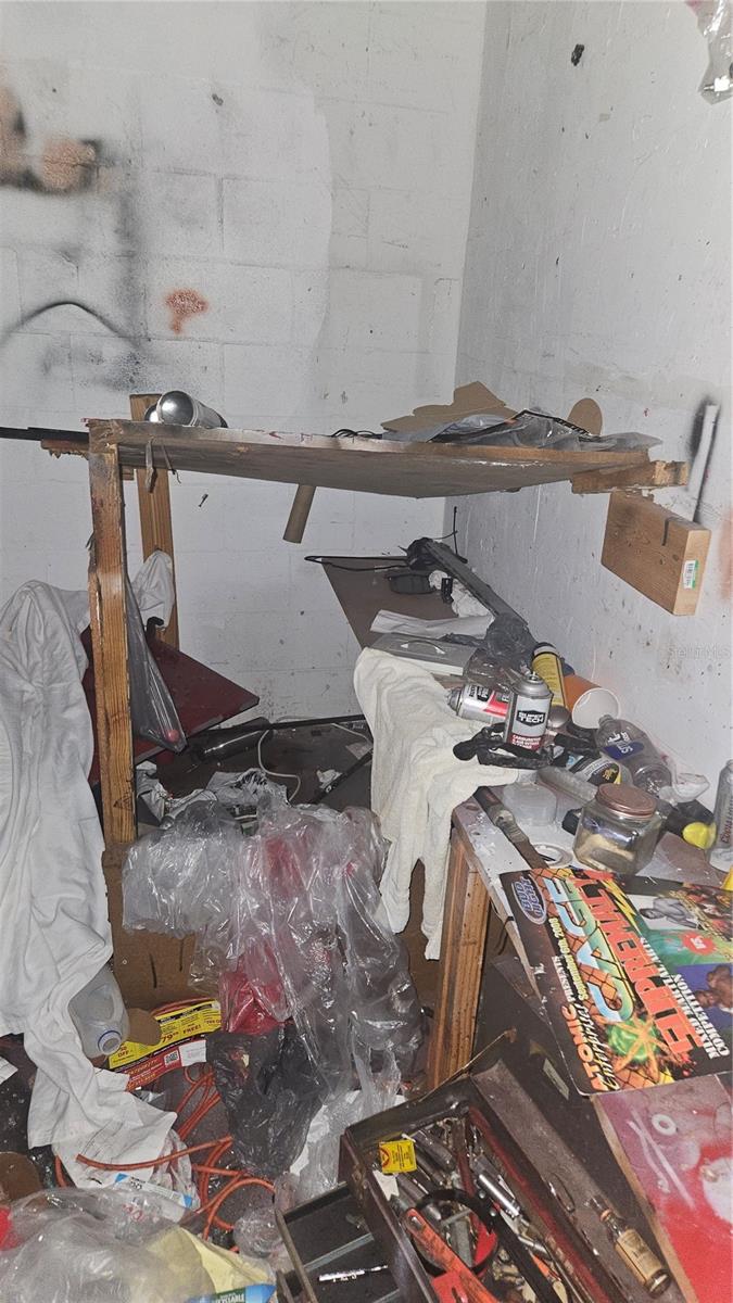 THE LAKES - Residential