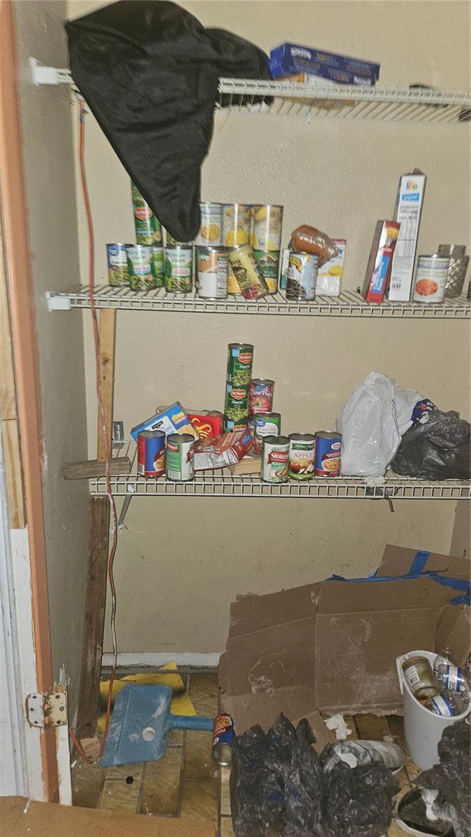 THE LAKES - Residential