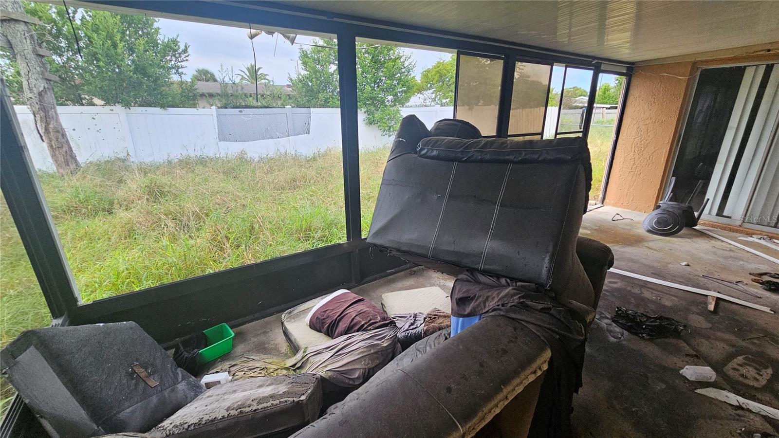 THE LAKES - Residential