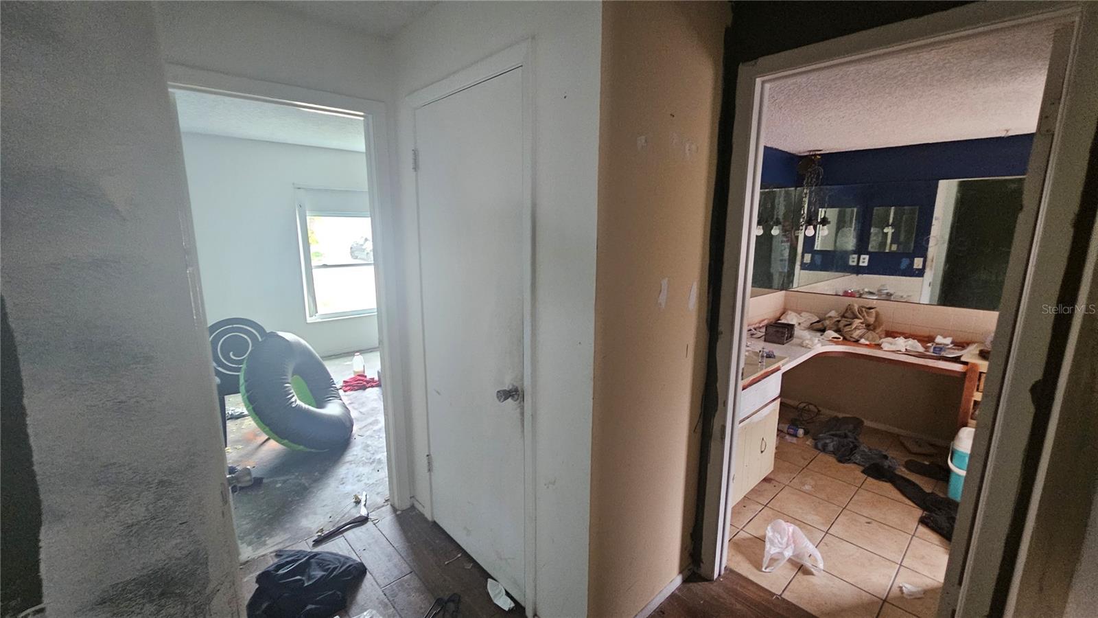 THE LAKES - Residential