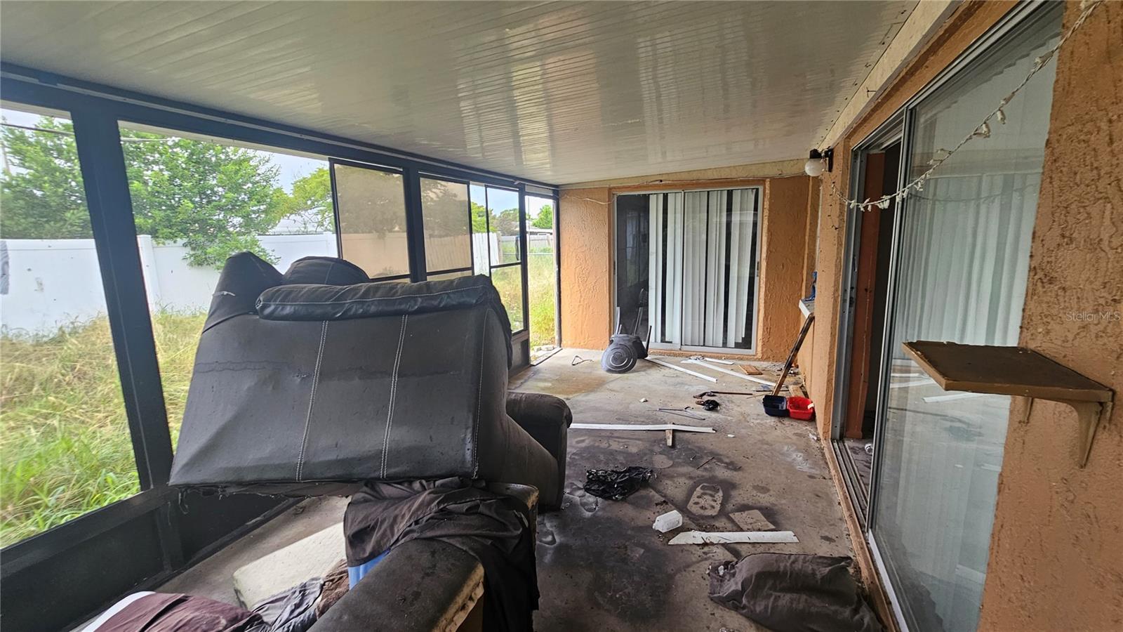 THE LAKES - Residential