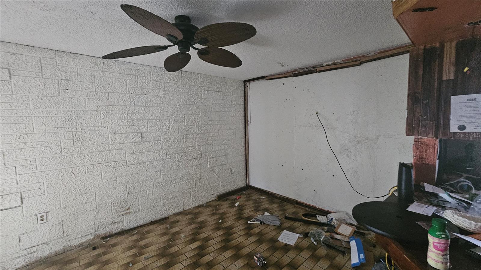 THE LAKES - Residential