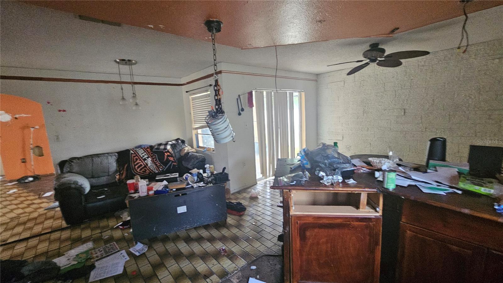 THE LAKES - Residential