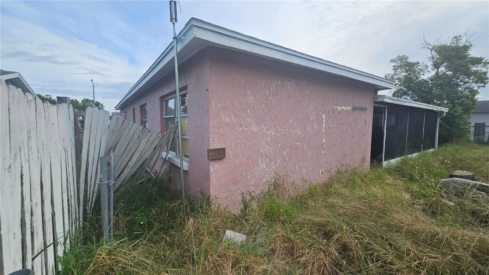 THE LAKES - Residential